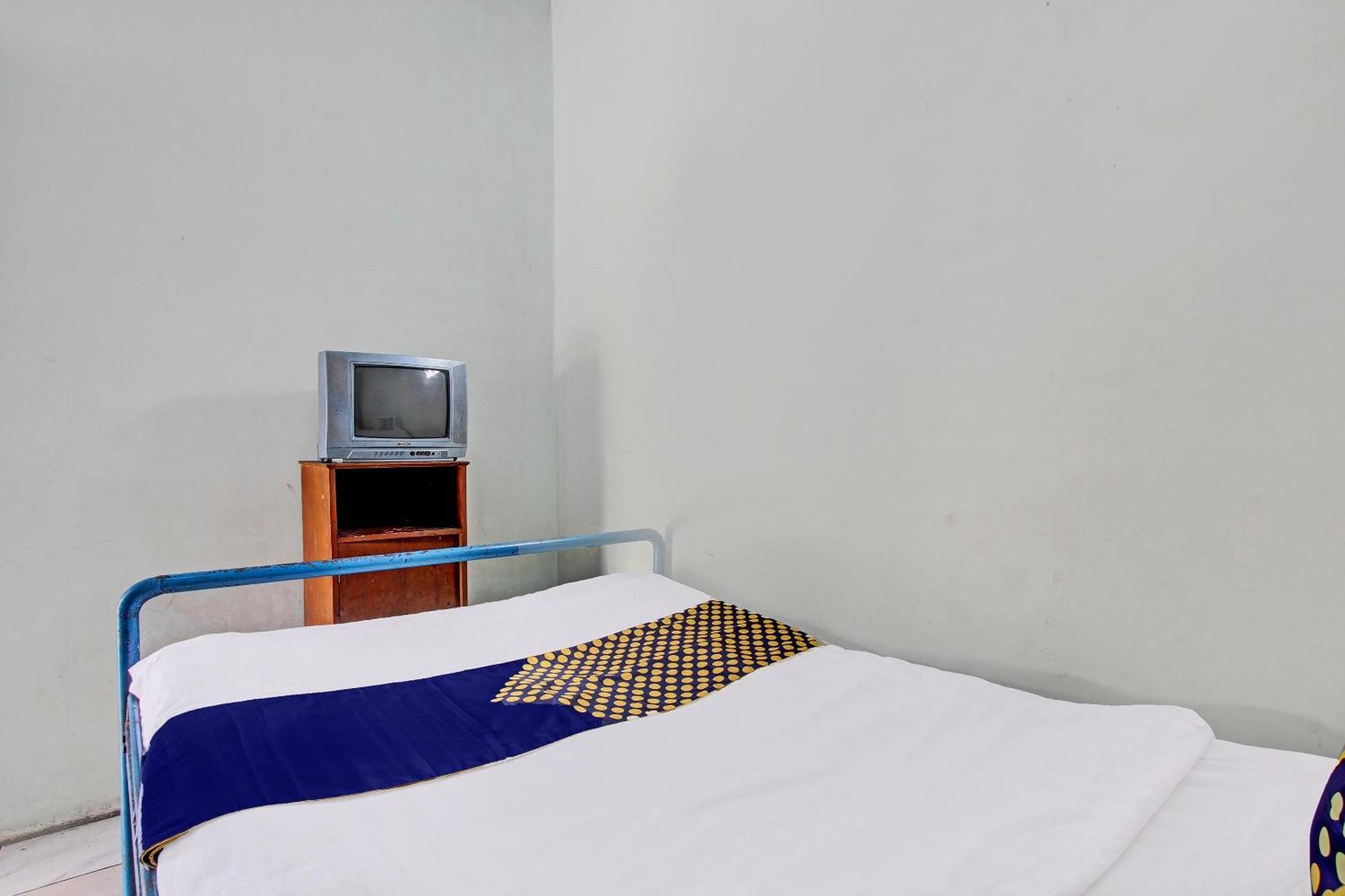 Spot On 92336 Hotel Sukowati Surakarta  Exterior photo