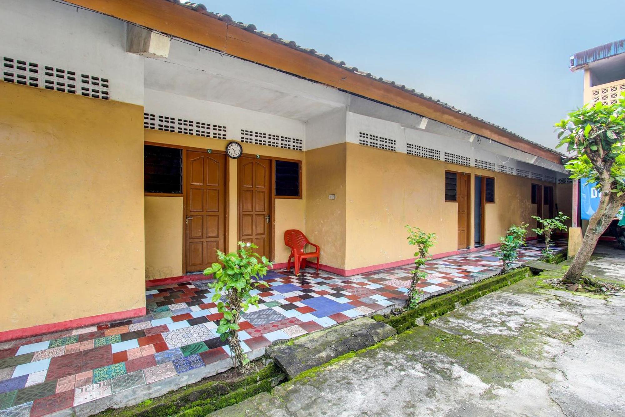 Spot On 92336 Hotel Sukowati Surakarta  Exterior photo