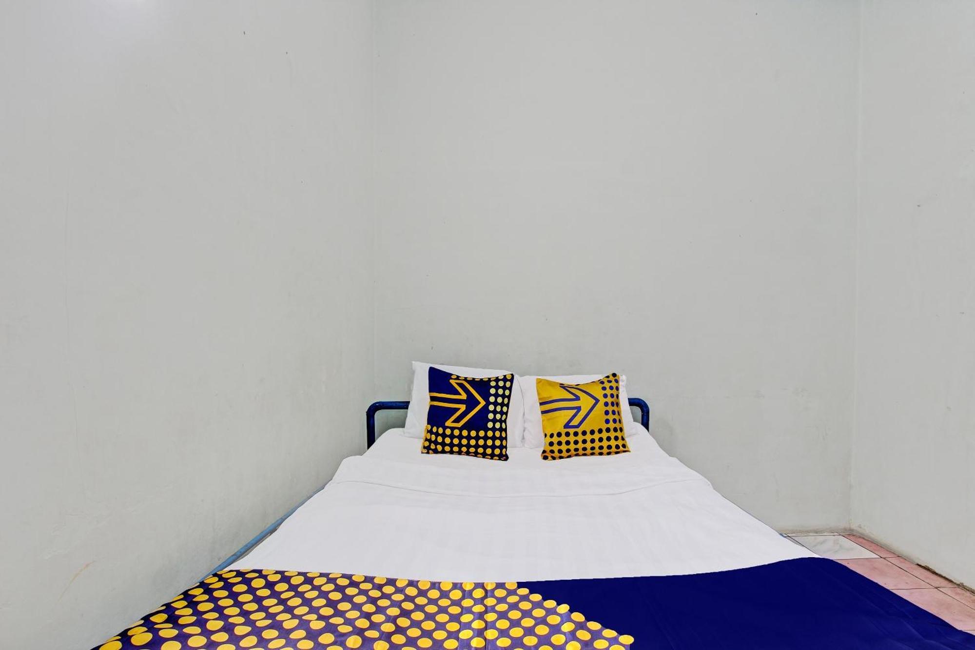 Spot On 92336 Hotel Sukowati Surakarta  Exterior photo