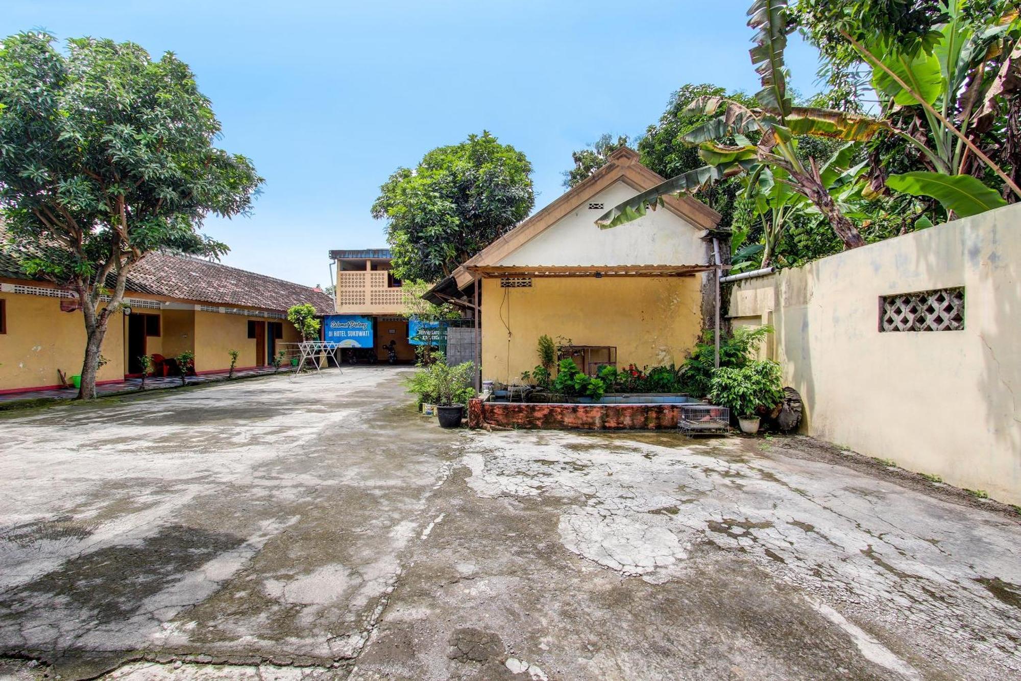 Spot On 92336 Hotel Sukowati Surakarta  Exterior photo