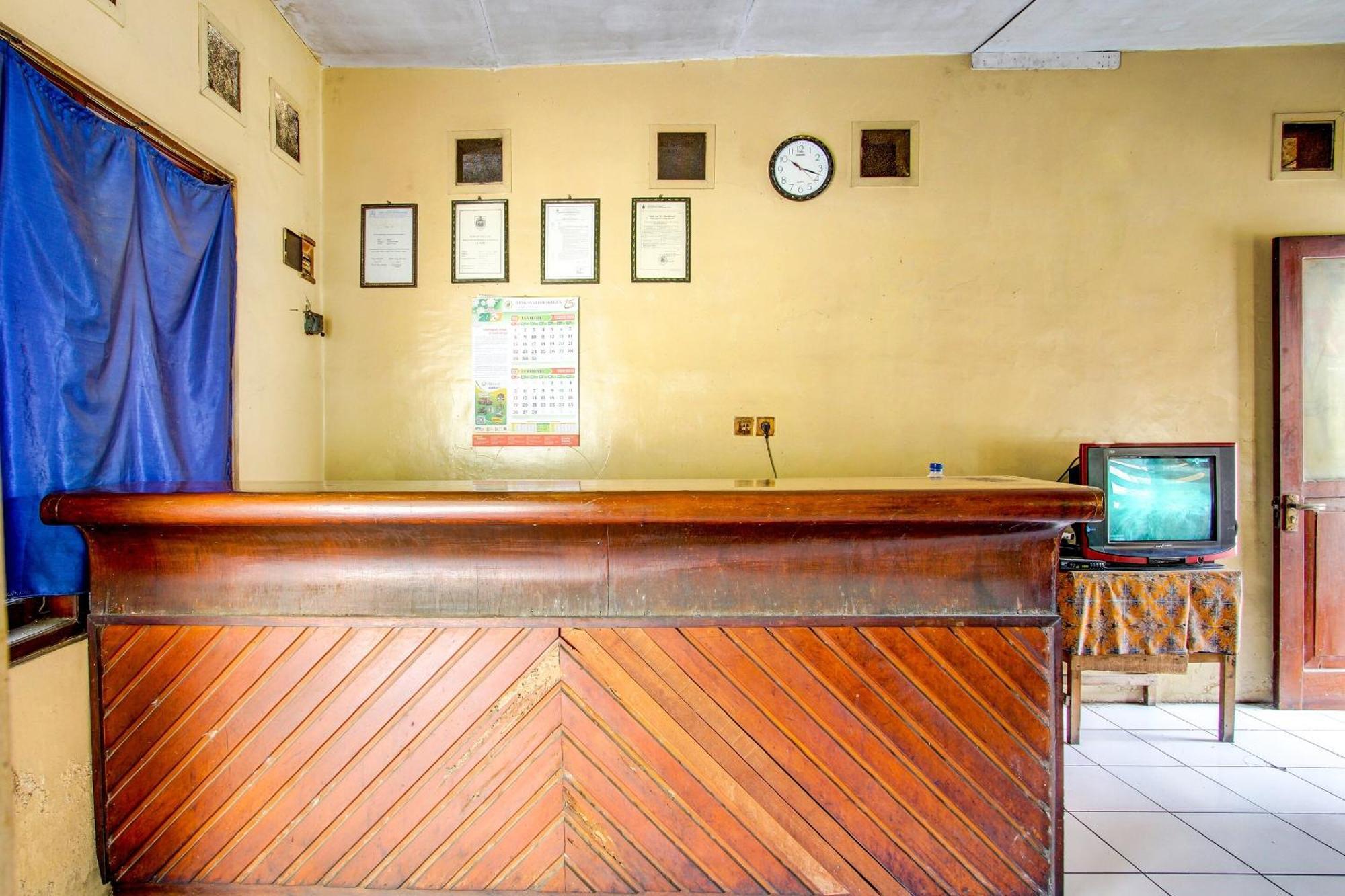 Spot On 92336 Hotel Sukowati Surakarta  Exterior photo